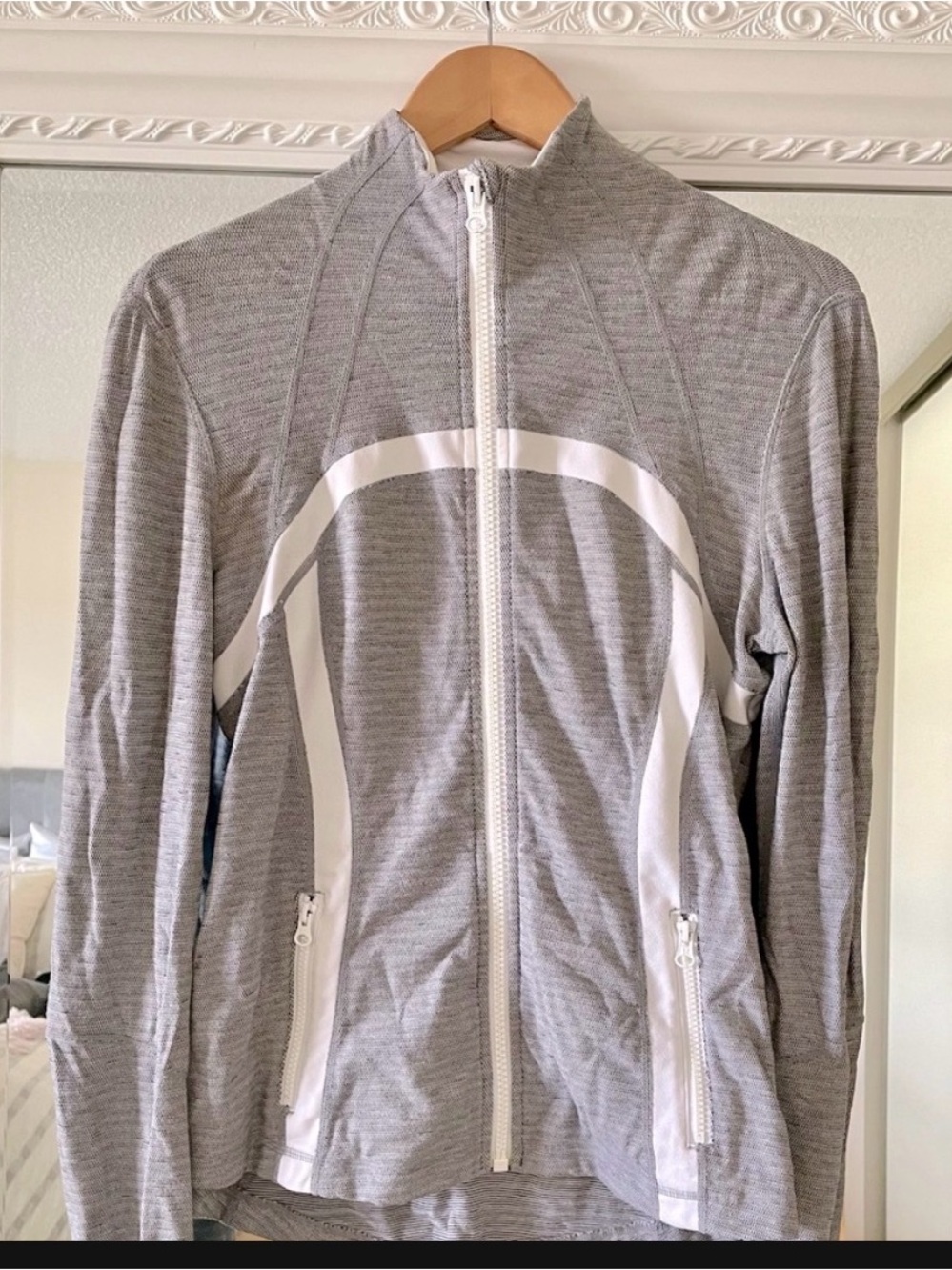Lululemon Define jacket - Picture 5 of 6